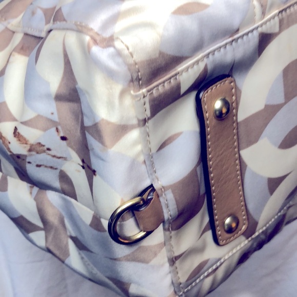 COACH Leather and Sateen Signature Audrey Chainlink Ivory Ivory Beige handbag. - Picture 10 of 16